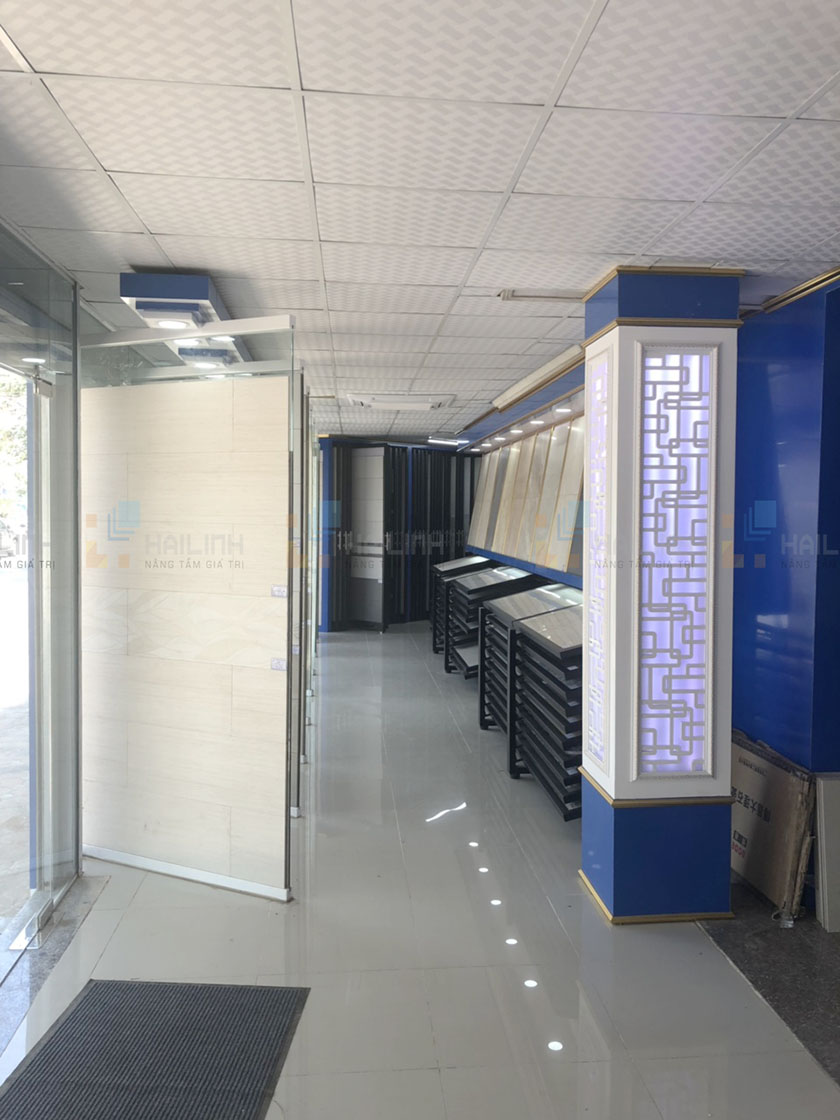 không gian trưng bày gạch ốp lát Viglacera tại tầng 1 showroom Hải Linh