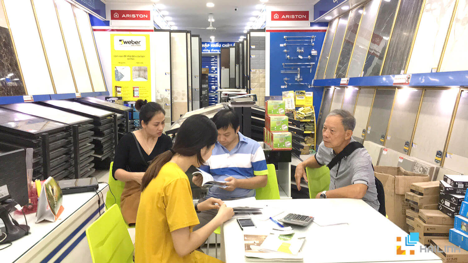 Gạch lát nền Hà Đông
