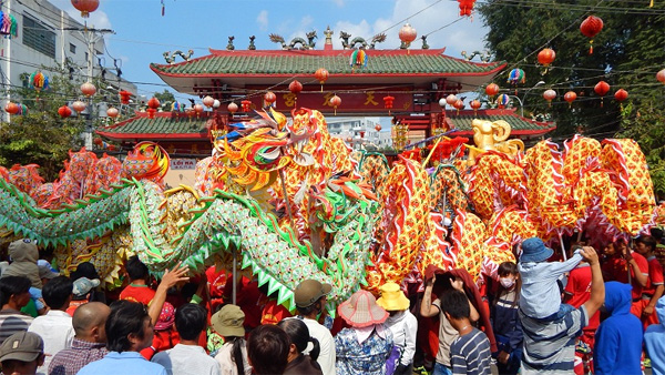 Hoat dong le hoi ba thien hau