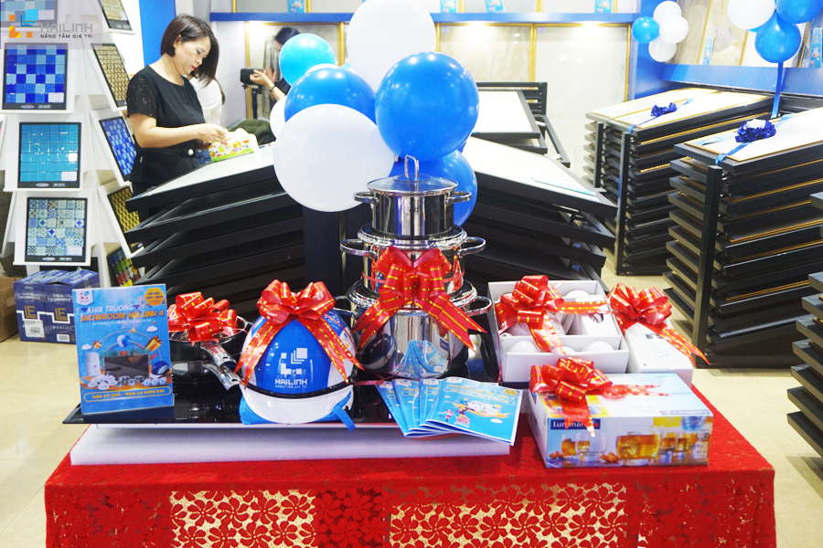 Quà tặng khuyến mãi tại showroom Hải Linh 72 Chu Huy Mân Quà tặng khuyến mãi tại showroom Hải Linh 72 Chu Huy Mân