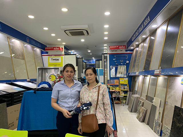 Hai-Linh-sinh-nhat-13-tuoi-uu-dai-lon-rat-nhieu-khach-hang-da-nhan-duoc-qua